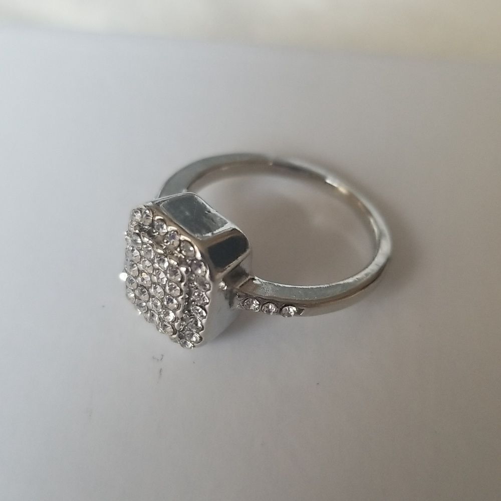 Octogan shaped silver tone sparkly ring